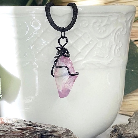 5 For $25💫Tranquility Light Purple Quartz Pendant Necklace - Picture 4 of 6